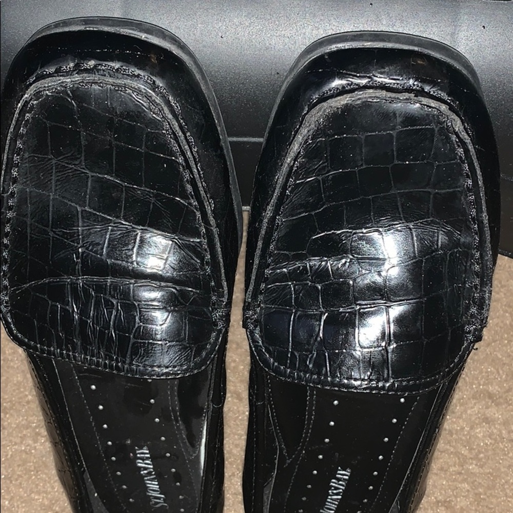 Shoes - Picture 4 of 6